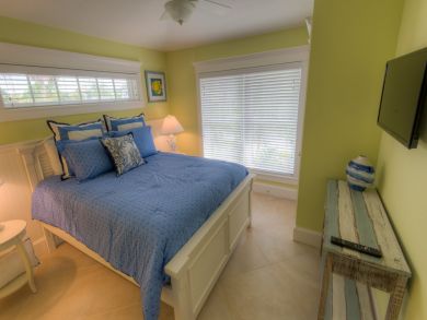 Three Bedroom Adorable Pool Vacation Home